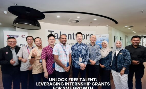 Group photo of speakers, LiKES employer partners and higher education representatives at SAMENTA x TalentCorp internship session with SAMENTA and TalentCorp banners