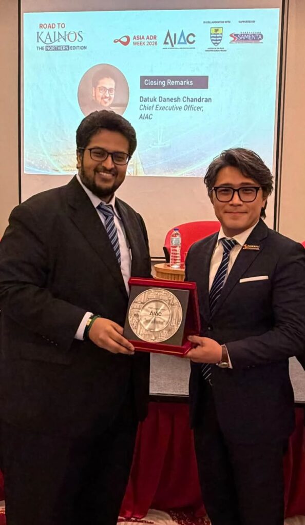 AIAC Chief Executive Officer Datuk Danesh Chandran presenting an AIAC commemorative plaque at Road to Kainos - The Northern Edition, Penang