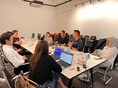 Committee members in discussion during the first National Digitalisation and AI Committee meeting